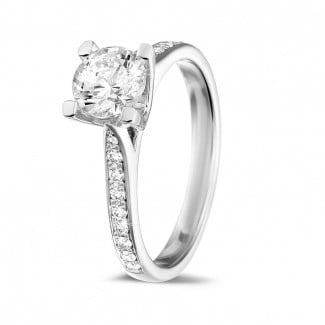Prong Setting Engagement Ring
