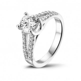 Modern Diamond Engagement Ring
