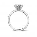 Round solitaire Side Diamonds Ring