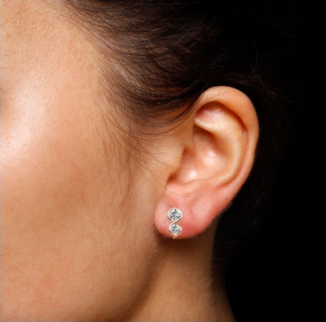 SHAPE DIAMOND EARRING
